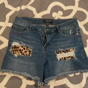 Judy blue leopard shorts
